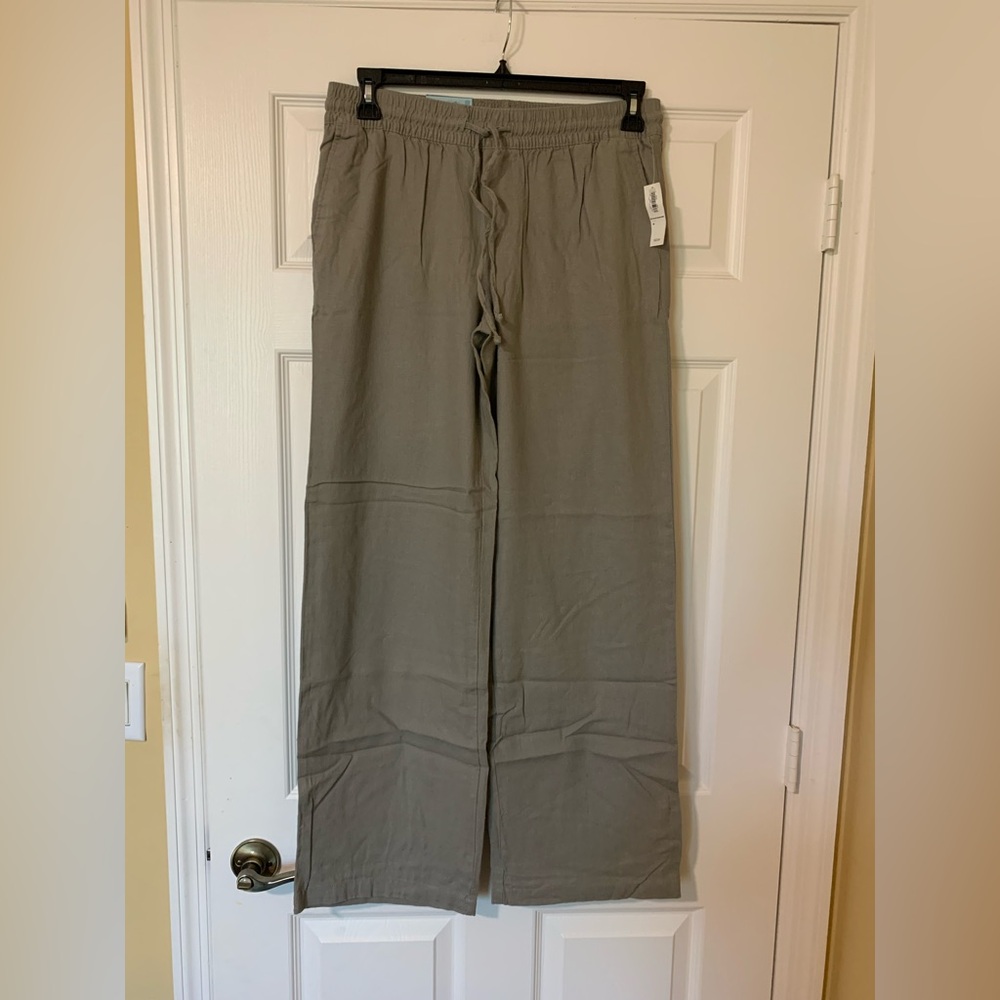 NWT Old Navy Gray Straight Leg Pants Comfortable Fit Casual Relaxed